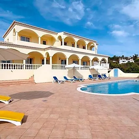 Sleeps 8 Pool Wifi Lagos
