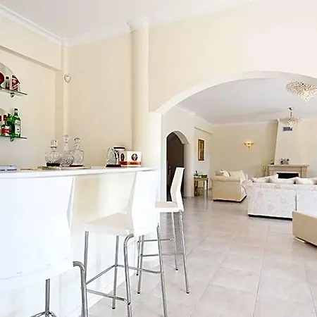 Sleeps 8 Pool Wifi * Lagos